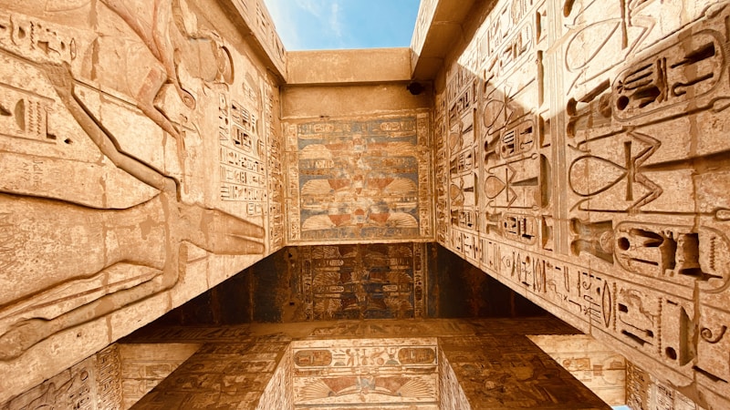 古代エジプトに時計はあった？時間の測り方と日時計・水時計のしくみをやさしく解説